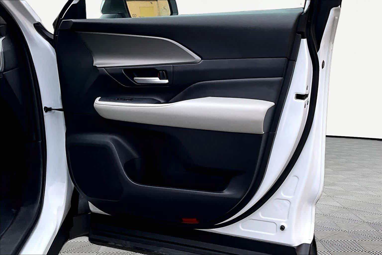 Certified 2025 Toyota Grand Highlander FWD image 23