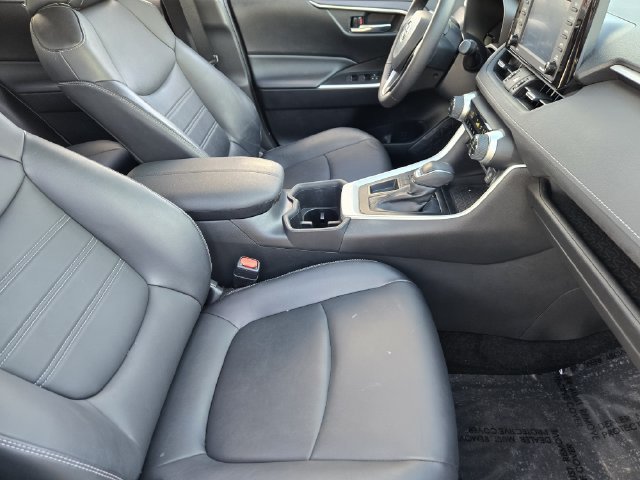 Used 2022 Toyota RAV4 XLE Premium FWD image 8