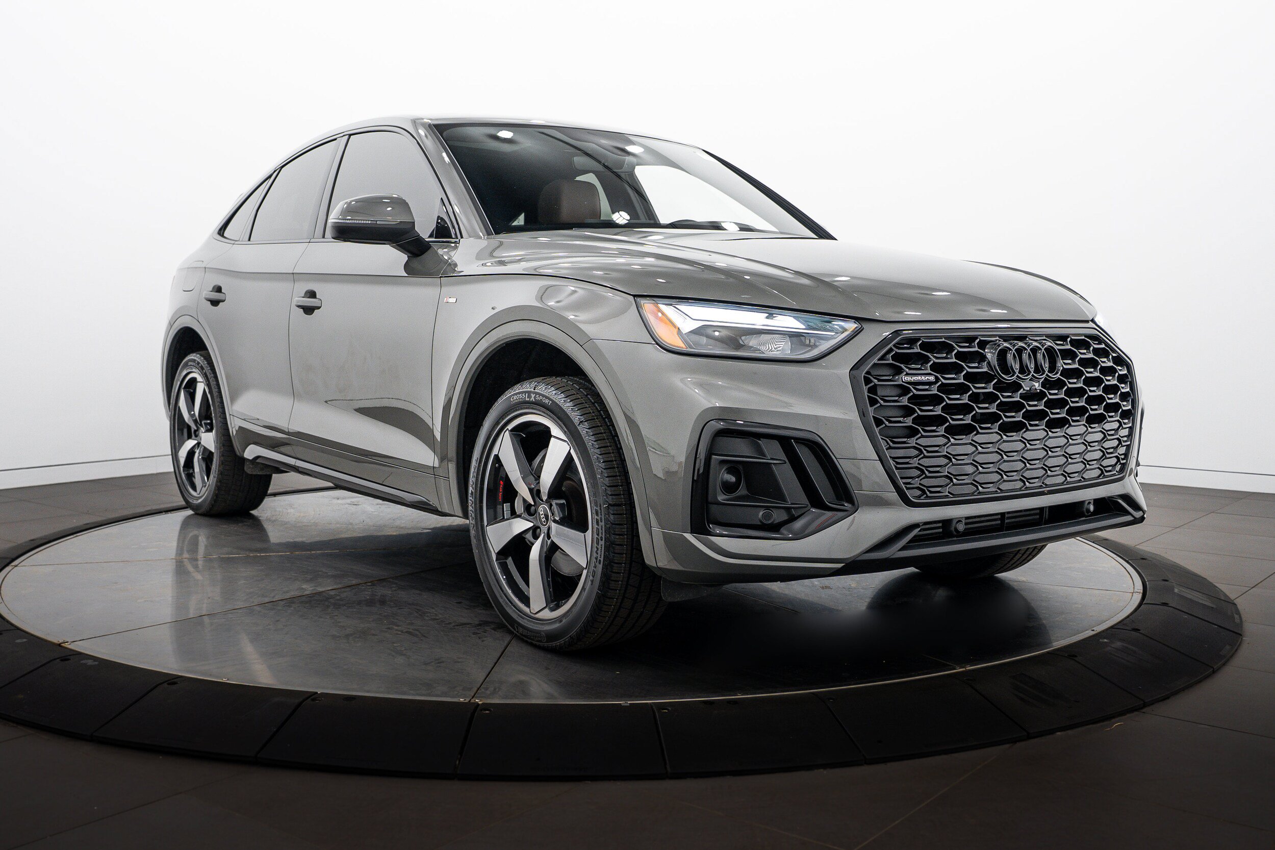 Certified 2023 Audi Q5 2.0T Premium Plus w/ Premium Plus Package AWD/4WD image 2