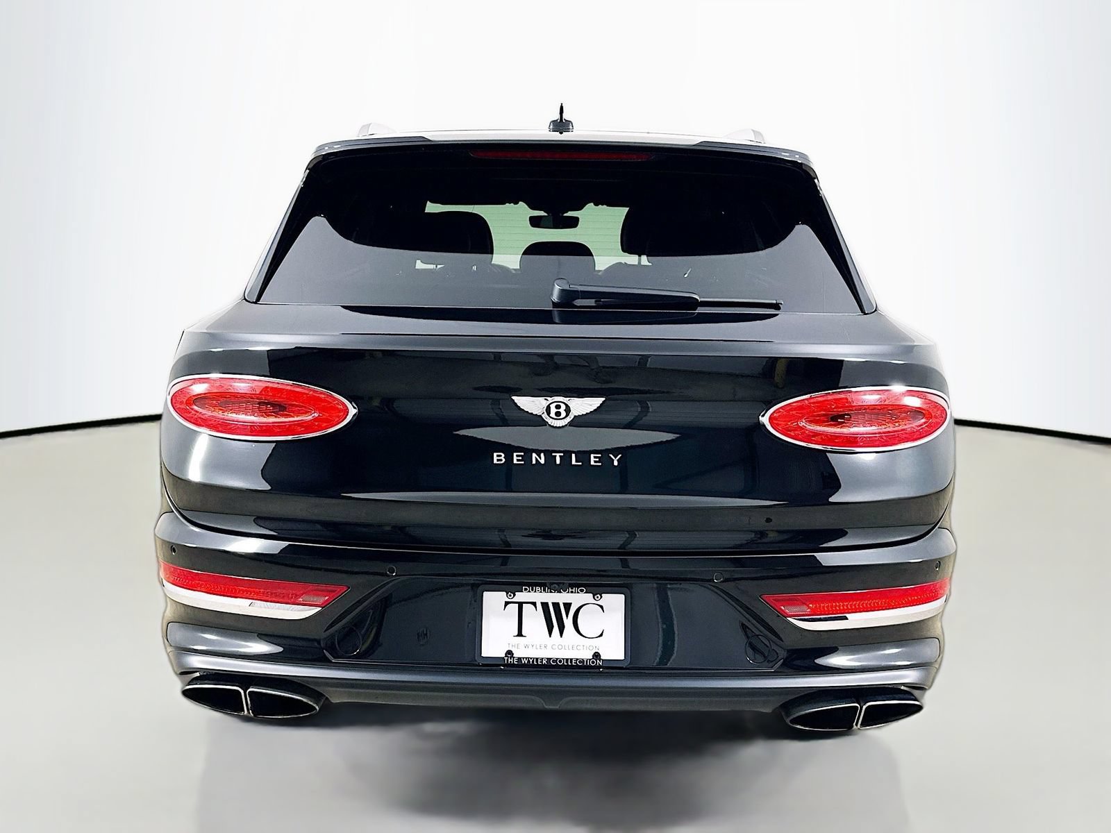 Used 2022 Bentley Bentayga AWD/4WD image 10