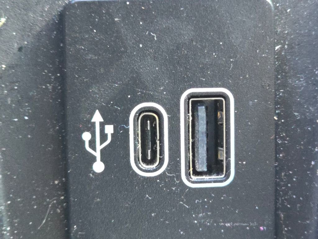 Used 2024 Lincoln Nautilus Reserve w/ Equipment Group 203A image 32