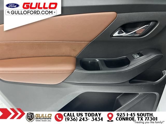 Used 2018 Chevrolet Traverse High Country w/ LPO, Cargo Package AWD/4WD image 18