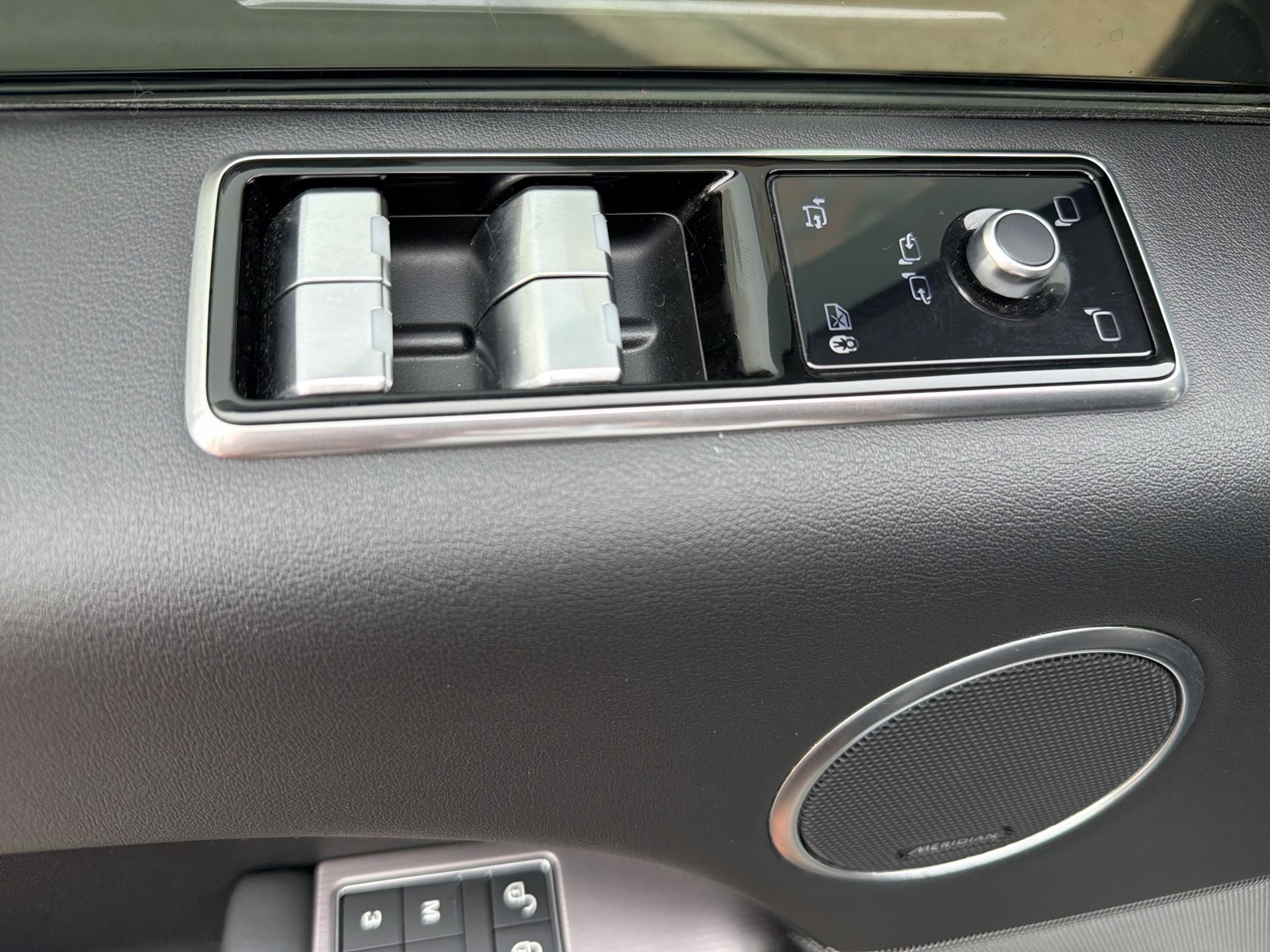 Used 2019 Land Rover Range Rover Sport HSE AWD/4WD image 15