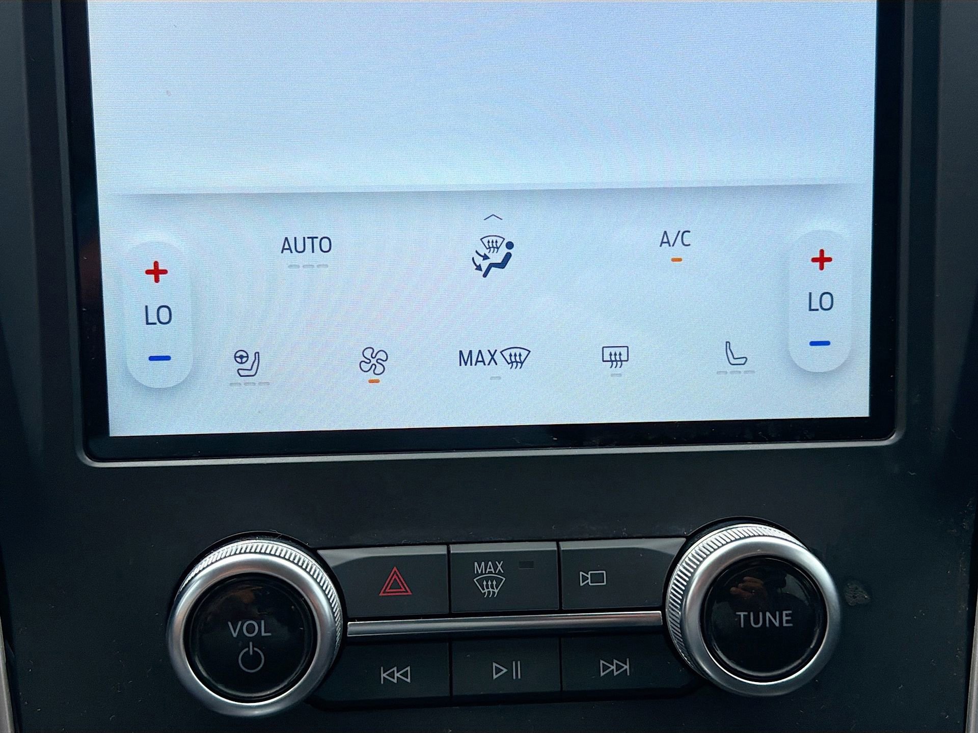 Used 2024 Ford Edge SEL w/ Convenience Package image 19