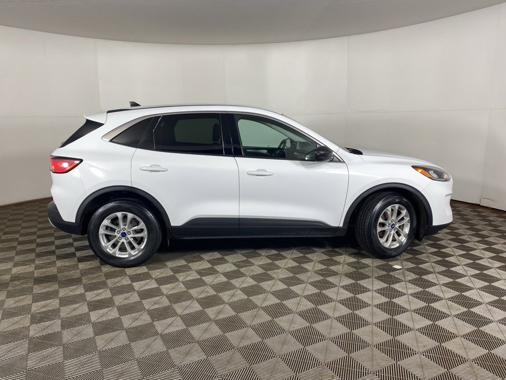Used 2022 Ford Escape SE w/ Cold Weather Package image 20