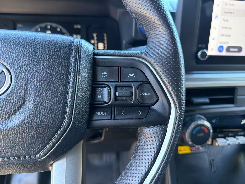 Used 2024 Toyota Tacoma SR5 AWD/4WD image 17