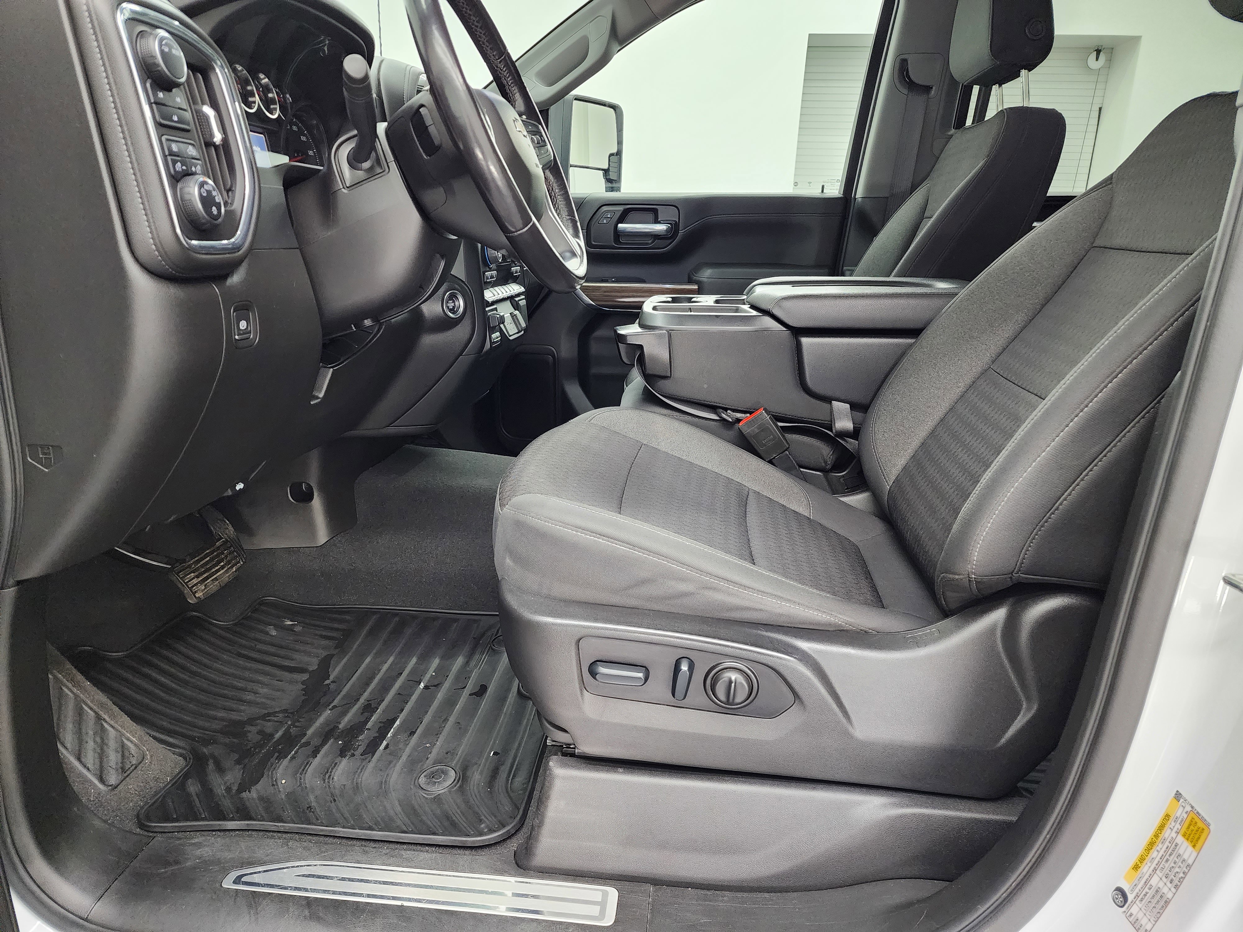 Used 2022 Chevrolet Silverado 2500 LT w/ Convenience Package image 8