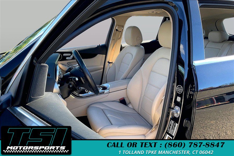 Used 2019 Mercedes-Benz GLC 300 4MATIC image 24