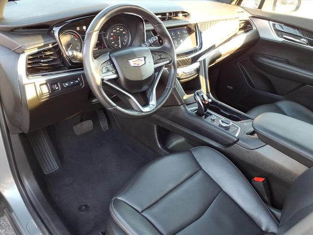 Used 2024 Cadillac XT6 Premium Luxury w/ Technology Package AWD/4WD image 3