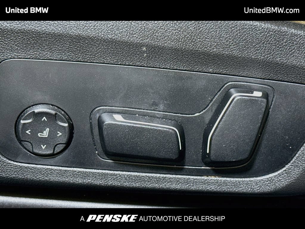 Certified 2025 BMW 330i Sedan RWD image 4