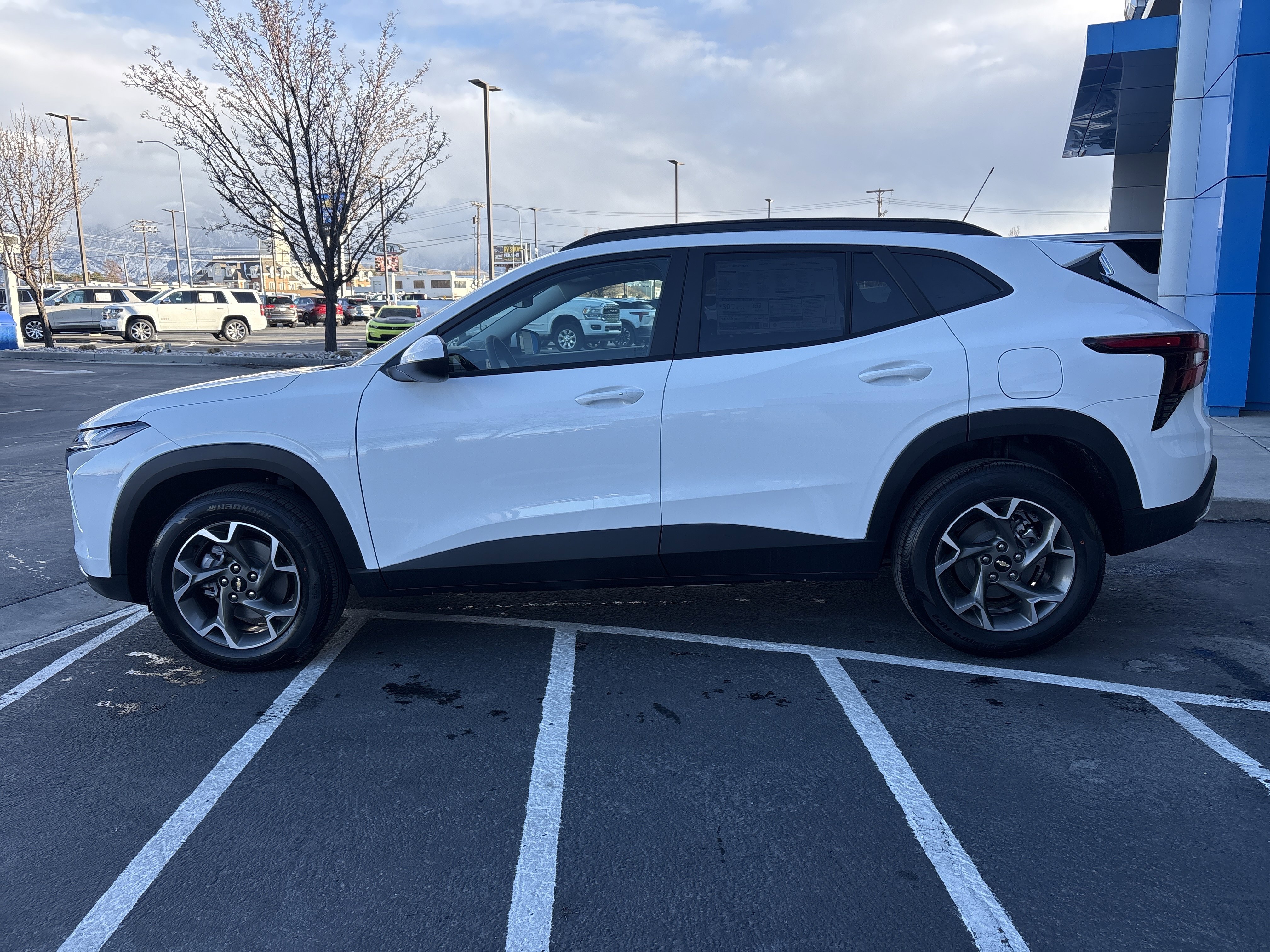 New 2026 Chevrolet Trax LT w/ Driver Confidence Package FWD video 2