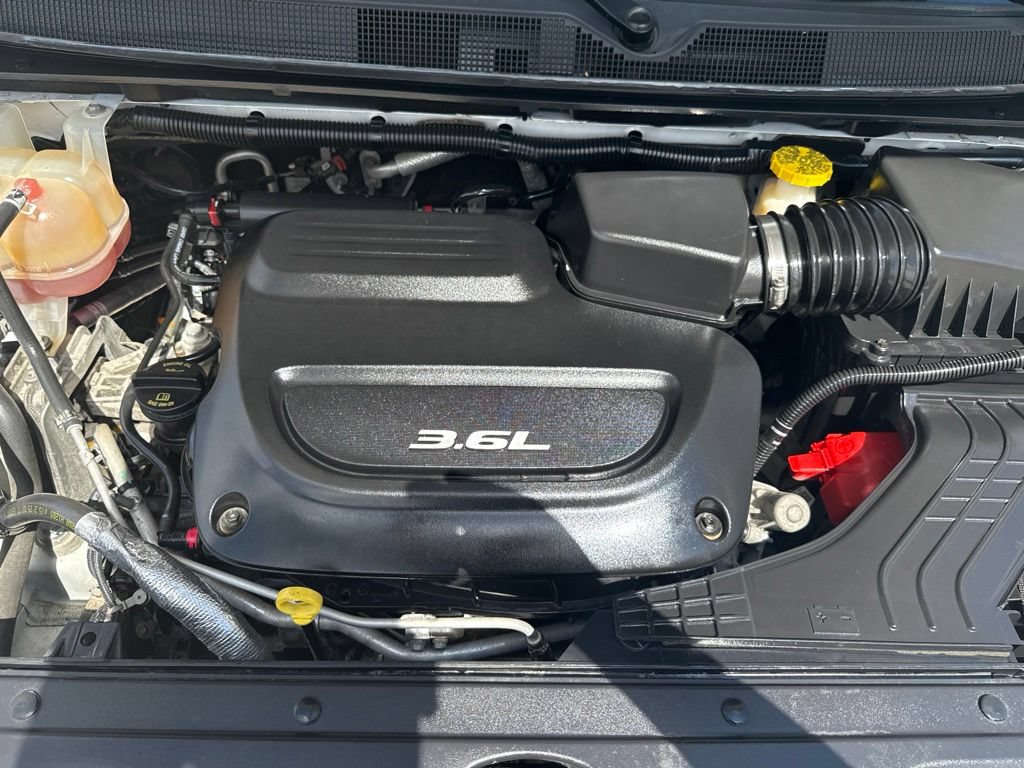 Used 2018 Chrysler Pacifica L FWD image 27