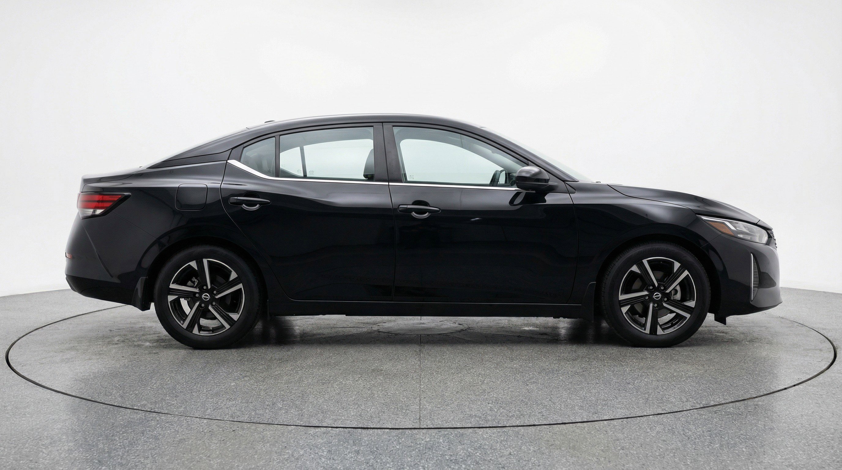 Used 2025 Nissan Sentra SV FWD image 11