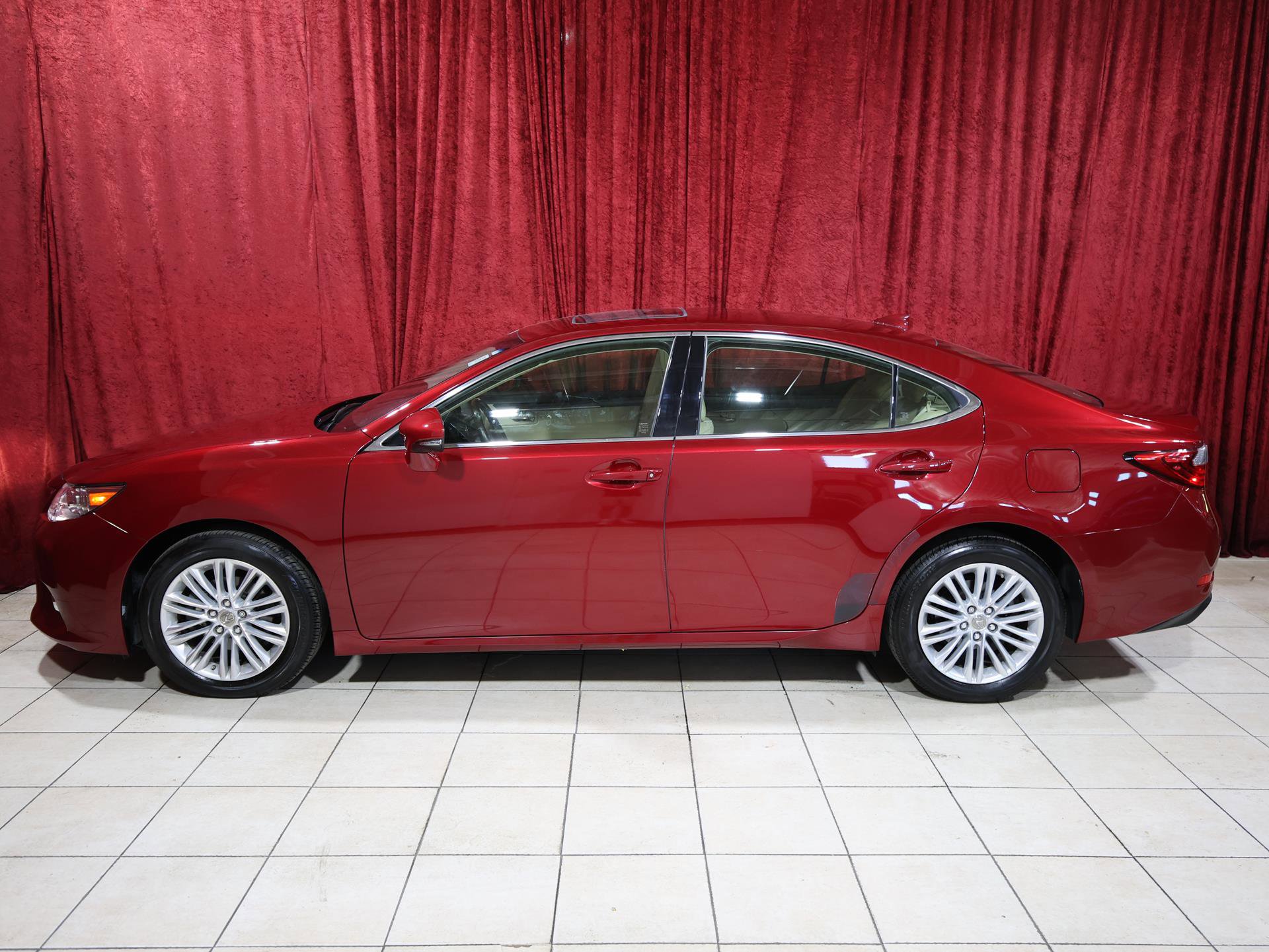 Used 2015 Lexus ES 350 w/ Luxury Package FWD image 4