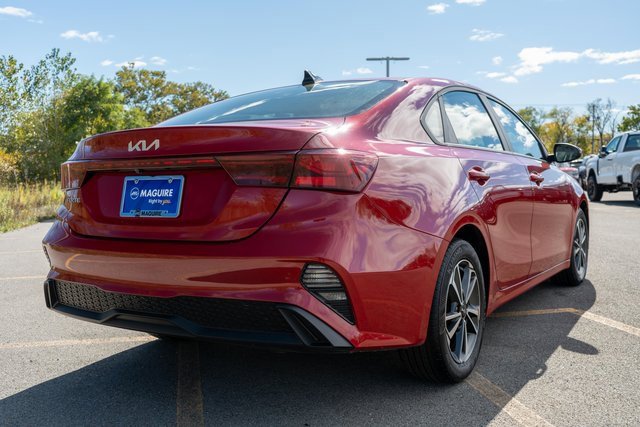 Used 2023 Kia Forte LXS w/ LXS Technology Package image 6