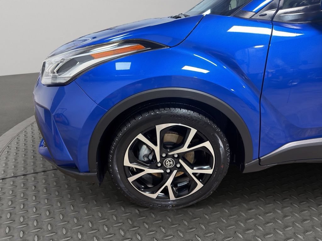 Used 2020 Toyota C-HR XLE FWD image 25