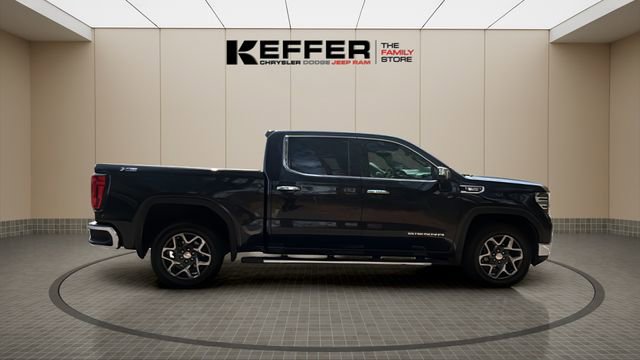 Used 2023 GMC Sierra 1500 SLT w/ SLT Premium Package image 6