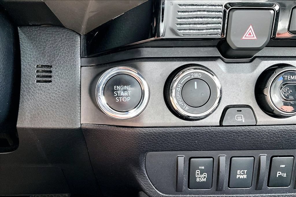 Certified 2017 Toyota Tacoma TRD Sport AWD/4WD image 17