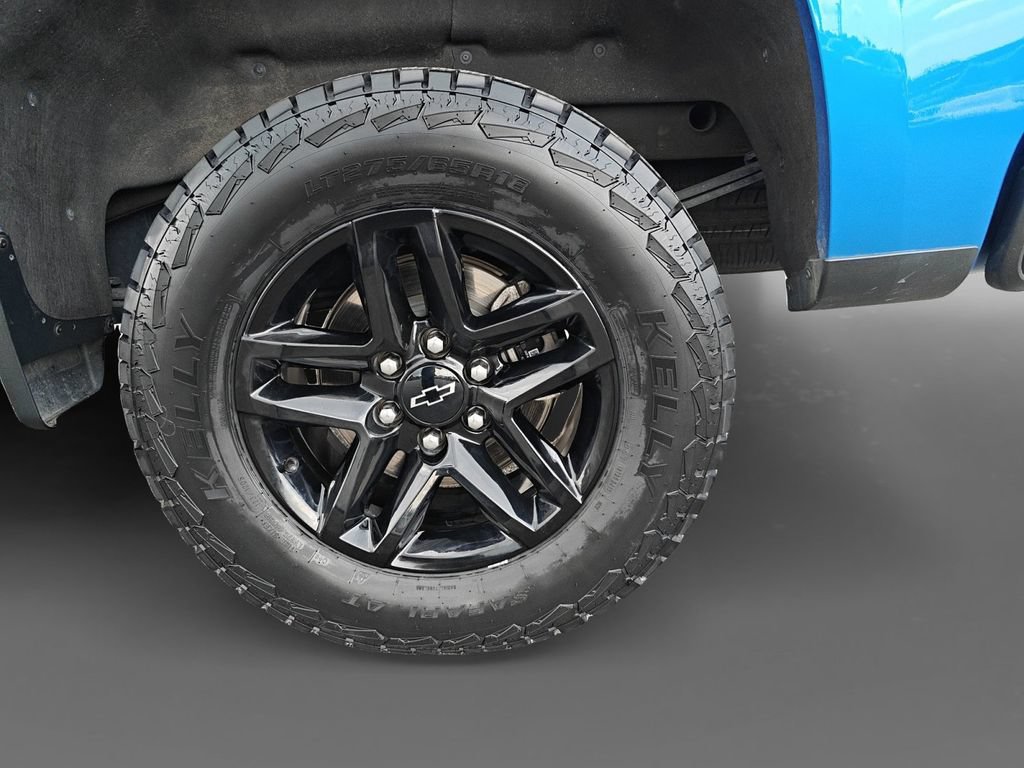 Used 2023 Chevrolet Silverado 1500 Custom Trail Boss w/ LPO, Dark Essentials Package AWD/4WD image 9