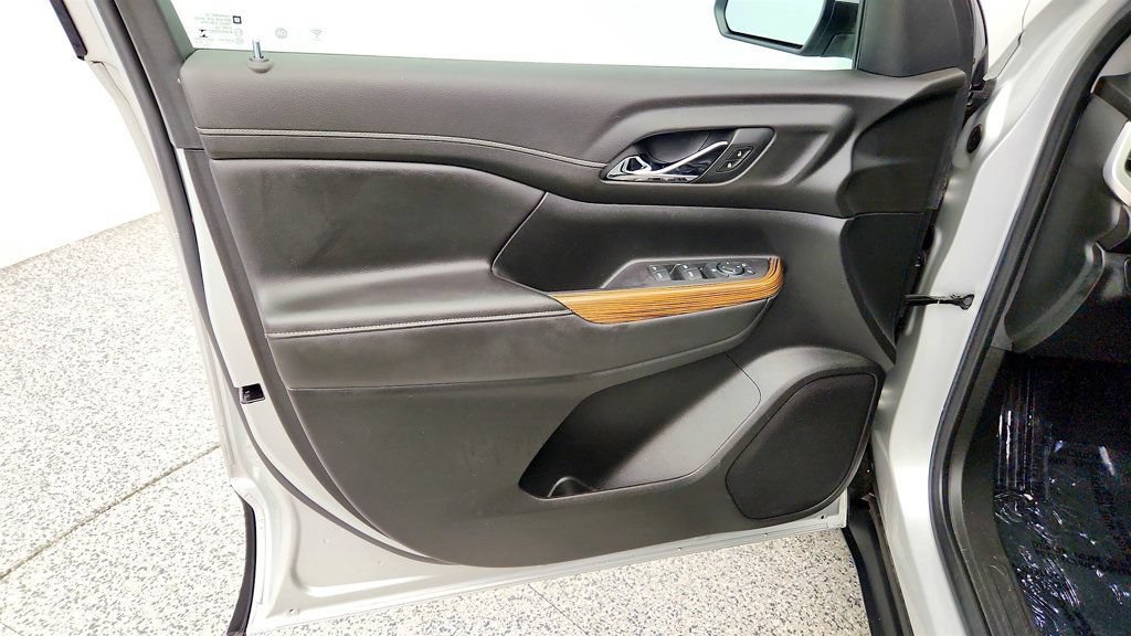 Used 2020 GMC Acadia SLE FWD image 10