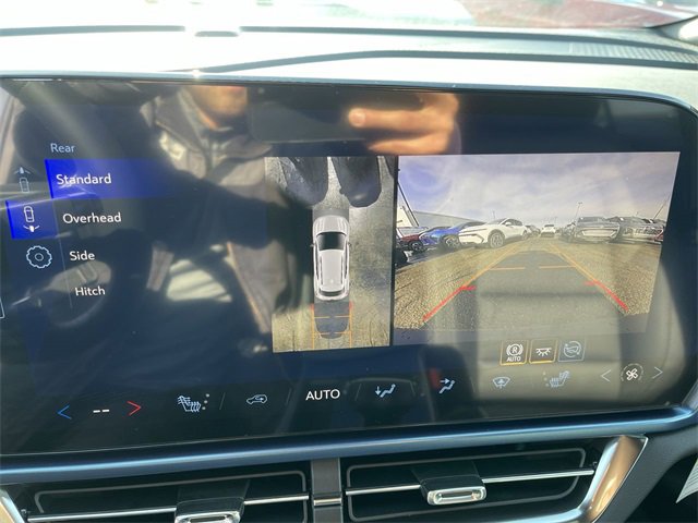 New 2026 Chevrolet Equinox EV LT image 17