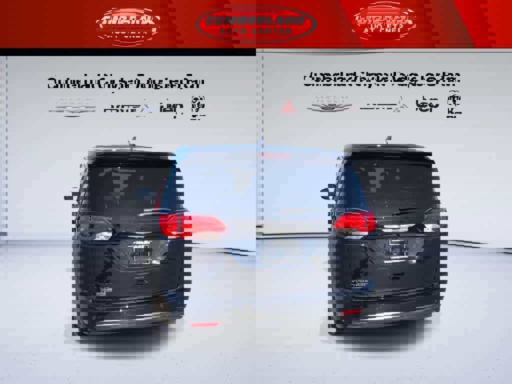 New 2026 Chrysler Voyager LX image 7