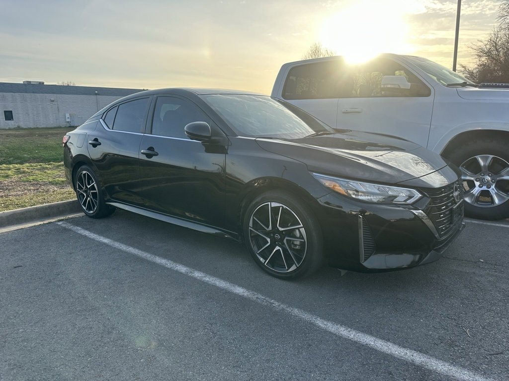 Used 2024 Nissan Sentra SR w/ SR Premium Package image 2