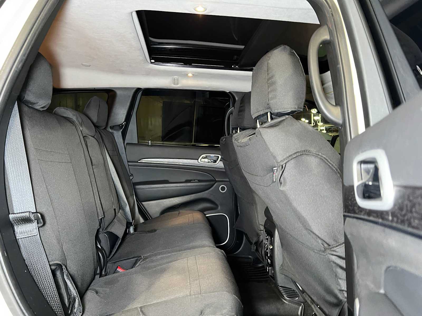 Used 2018 Jeep Grand Cherokee Summit AWD/4WD image 13