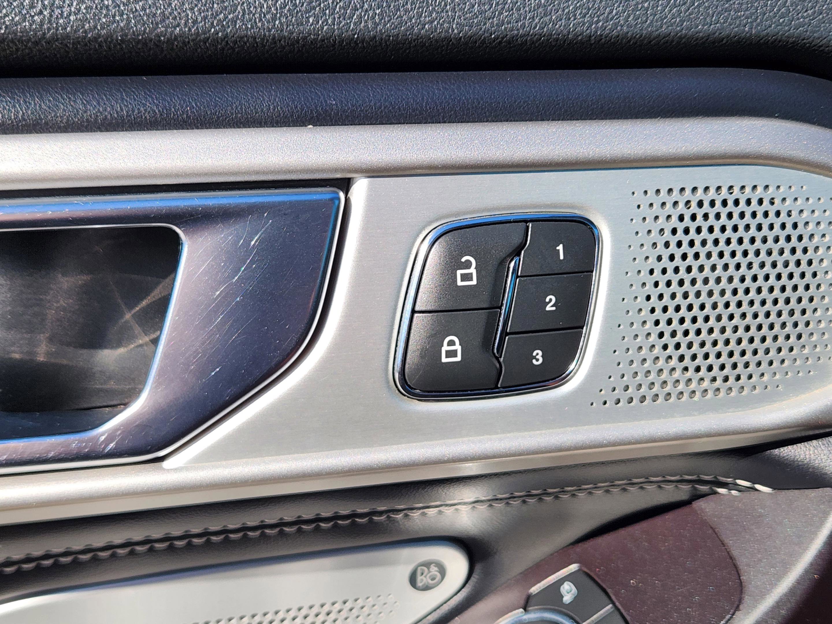 Used 2020 Ford Explorer ST w/ Premium Technology Package image 18