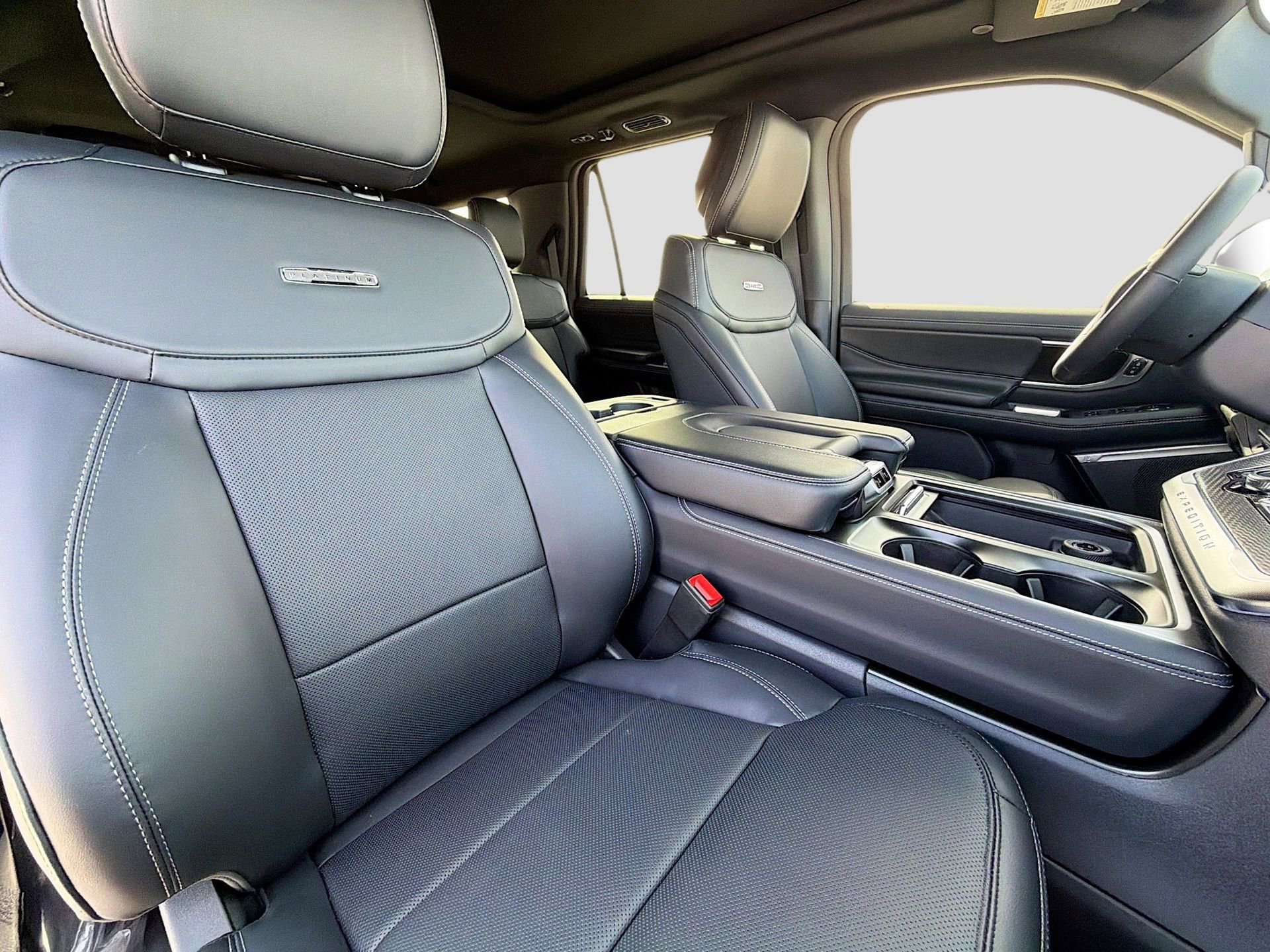 New 2026 Ford Expedition Max Platinum w/ Stealth Appearance Package AWD/4WD image 40
