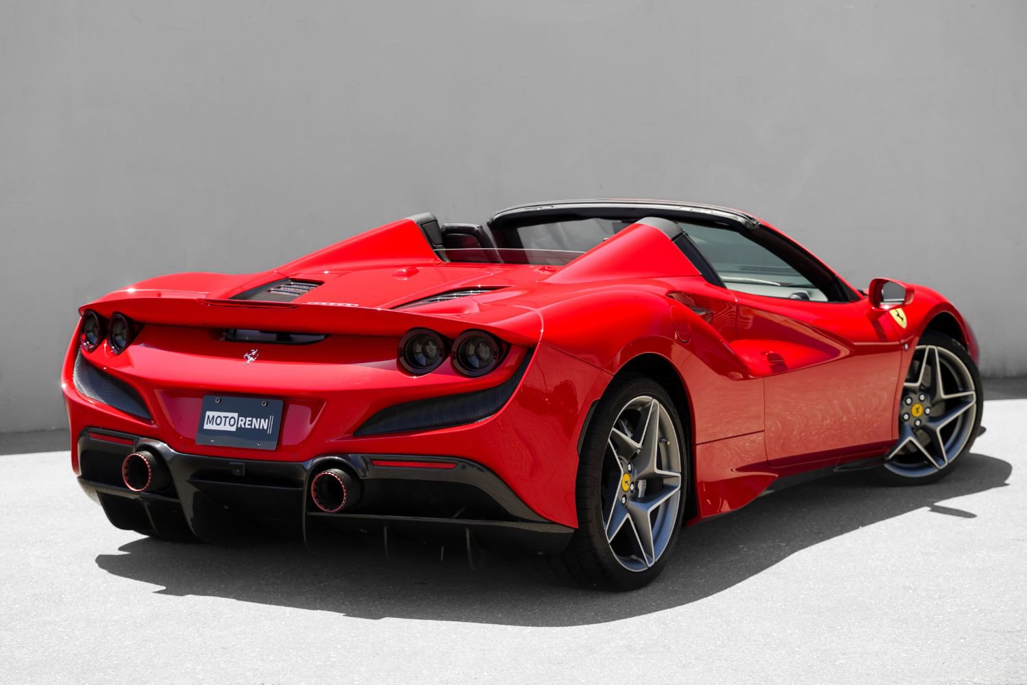 Used 2021 Ferrari F8 Tributo RWD image 3