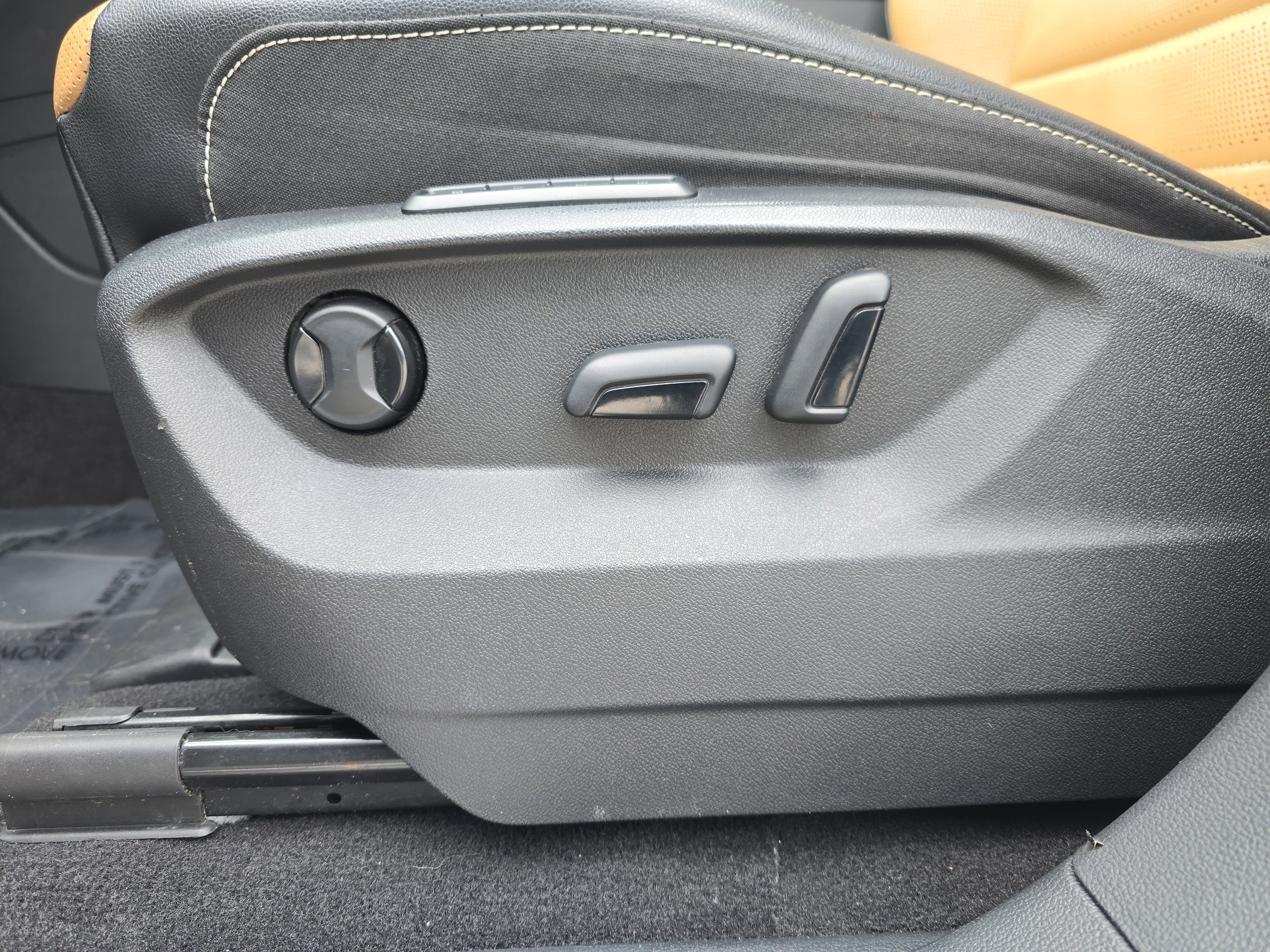 Used 2022 Volkswagen Atlas Cross Sport SEL Premium R-Line image 27