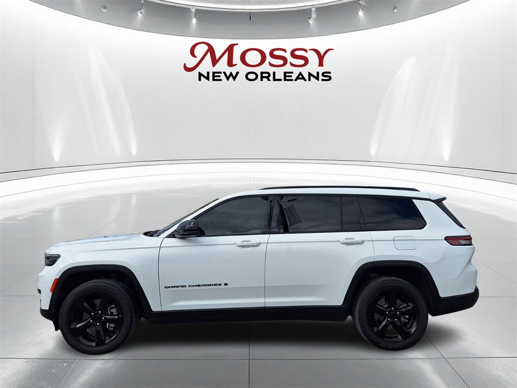 Used 2023 Jeep Grand Cherokee L Laredo image 8