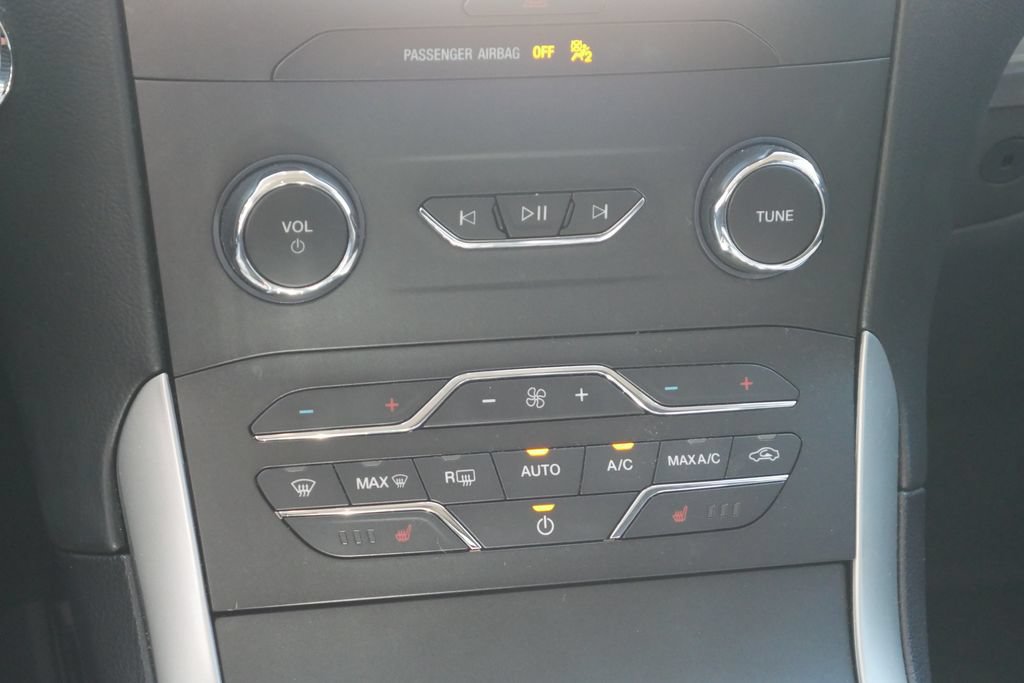 Used 2020 Ford Edge SEL w/ Convenience Package AWD/4WD image 19