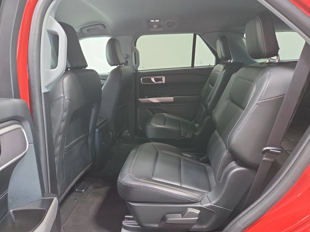 Used 2024 Ford Explorer XLT w/ Equipment Group 202A AWD/4WD image 27