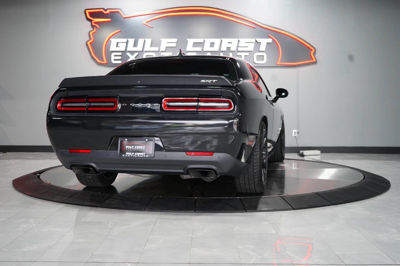 Used 2015 Dodge Challenger SRT Hellcat image 11