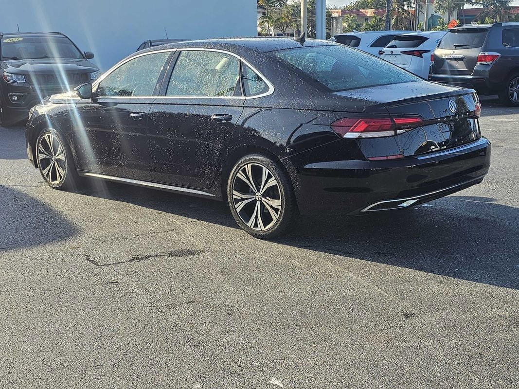 Used 2021 Volkswagen Passat 2.0T SE image 3