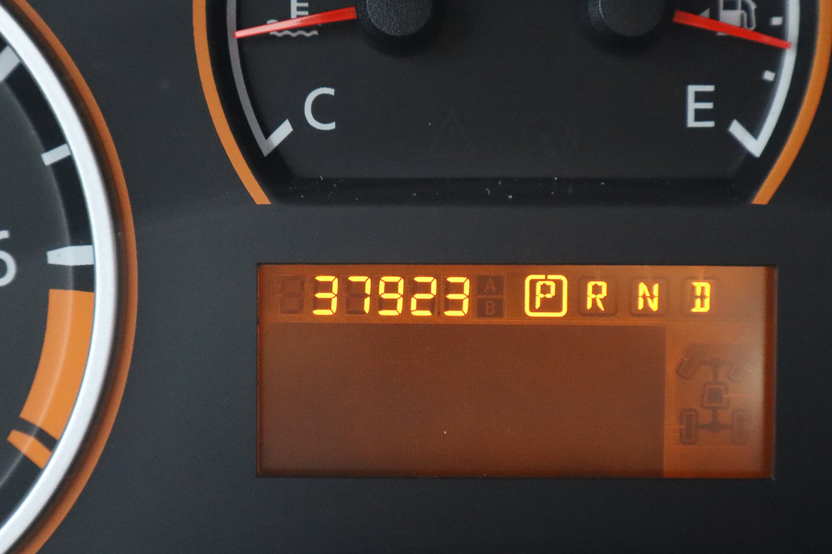 Used 2015 Nissan Titan S image 12