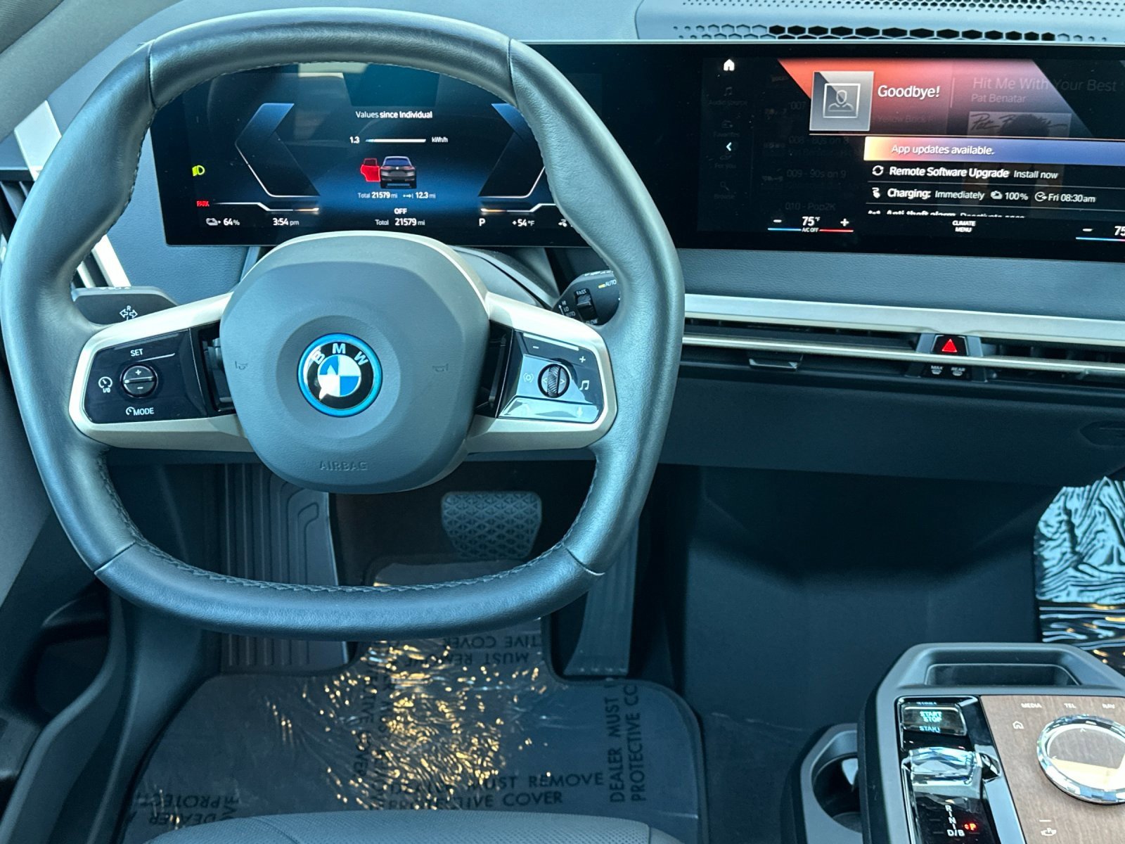 Used 2023 BMW iX xDrive50 w/ Premium Package image 14