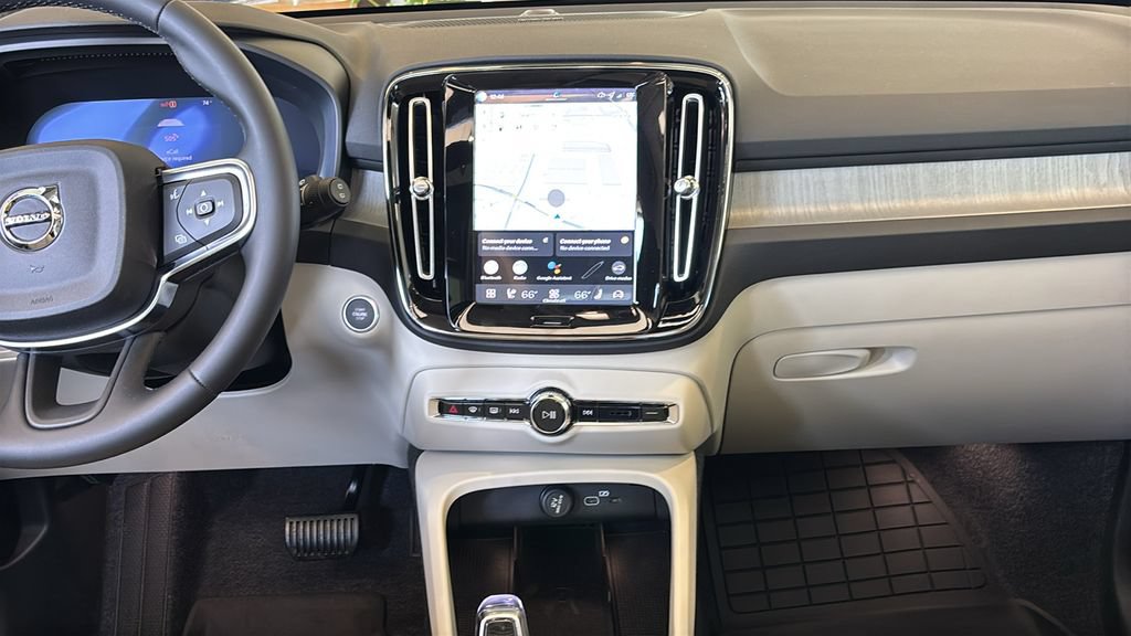 New 2026 Volvo XC40 B5 Plus w/ Protection Package Premier AWD/4WD image 5