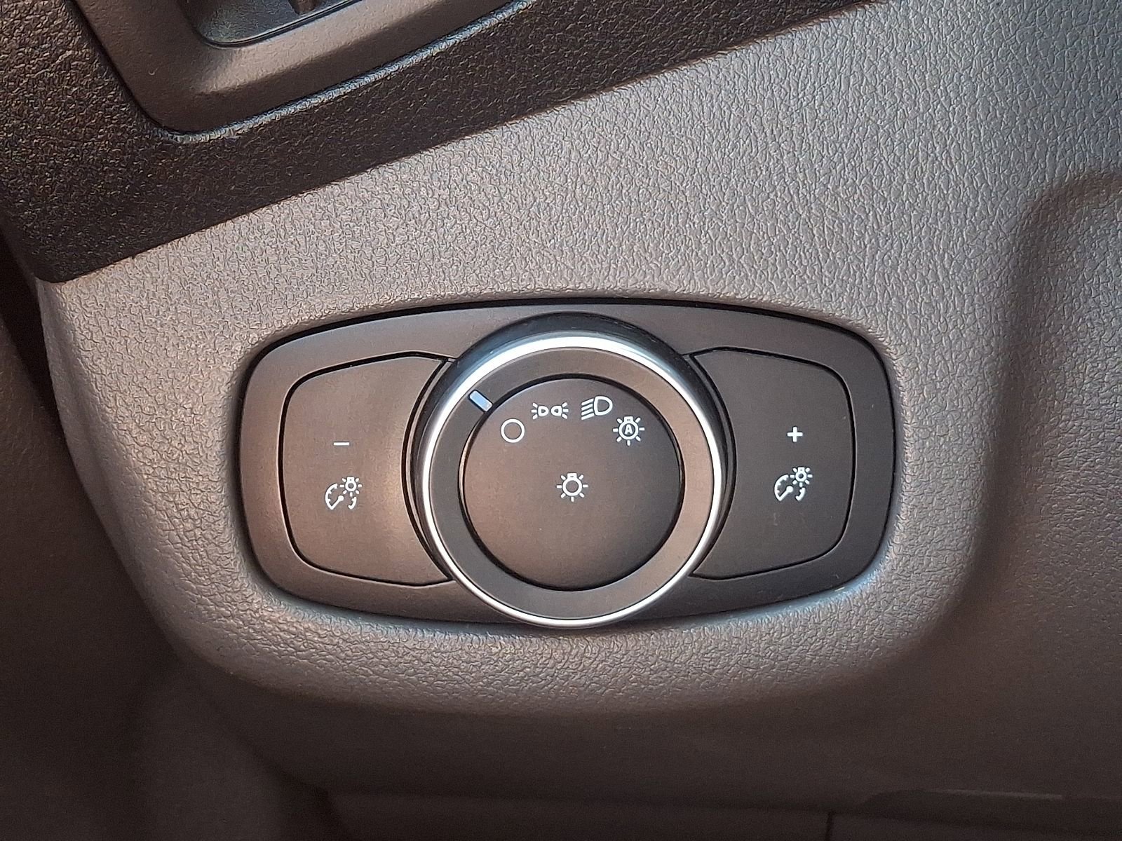 Used 2020 Ford Transit Connect XL image 23