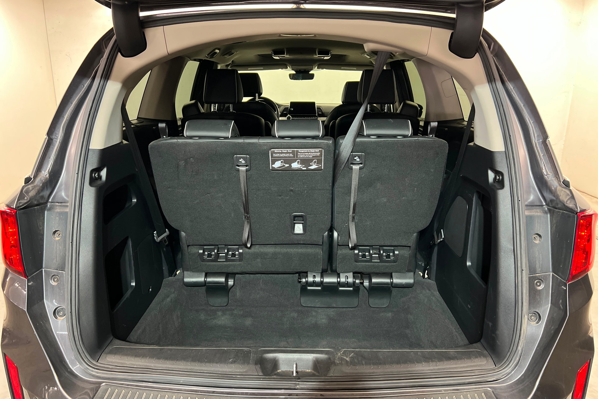 Used 2025 Honda Odyssey Touring image 23