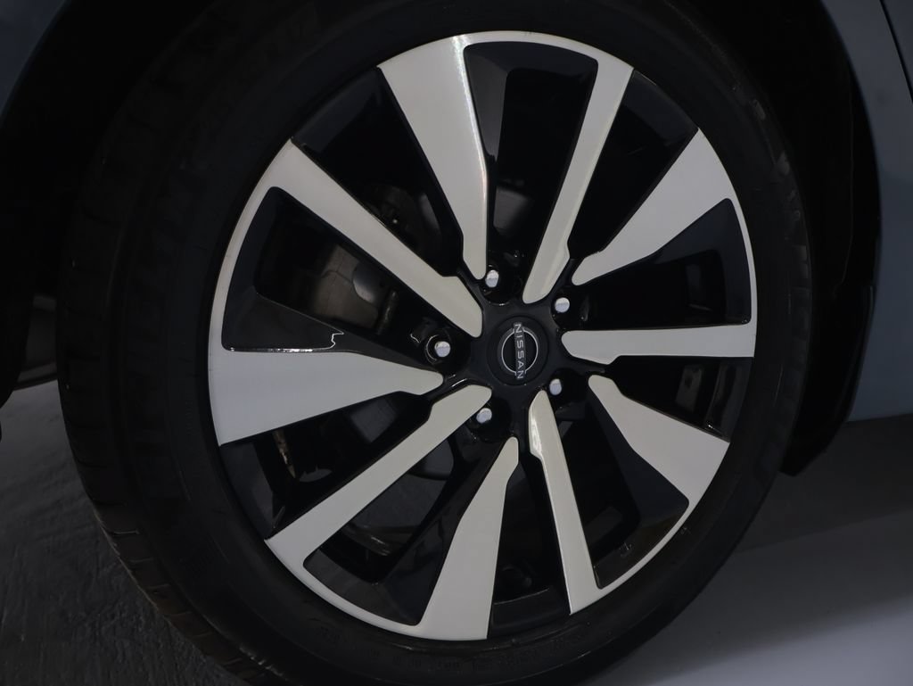Used 2024 Nissan Sentra SV w/ SV Premium Package FWD image 32
