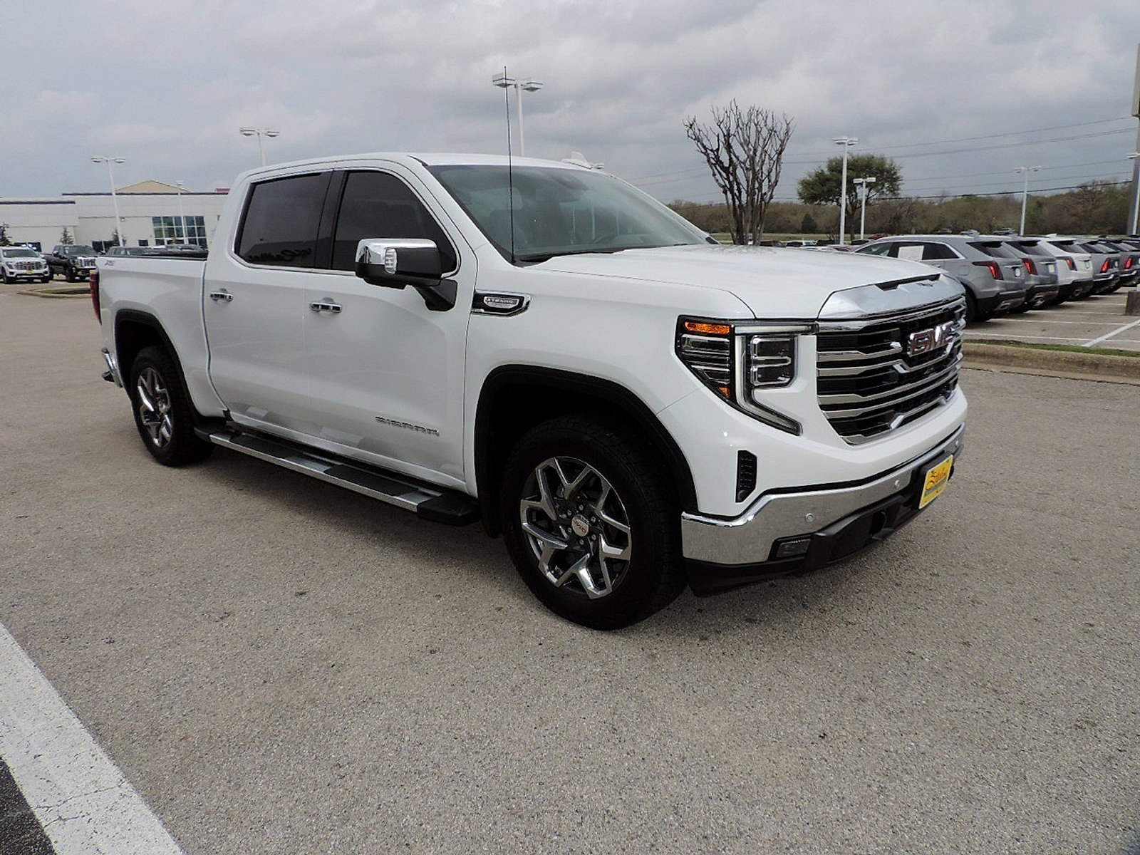 Certified 2023 GMC Sierra 1500 SLT image 3