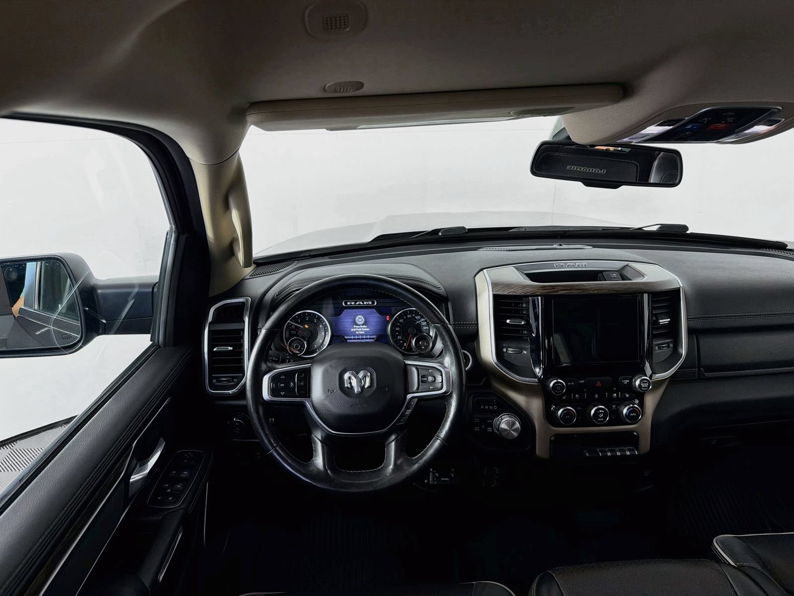 Used 2019 RAM 1500 Laramie AWD/4WD image 22