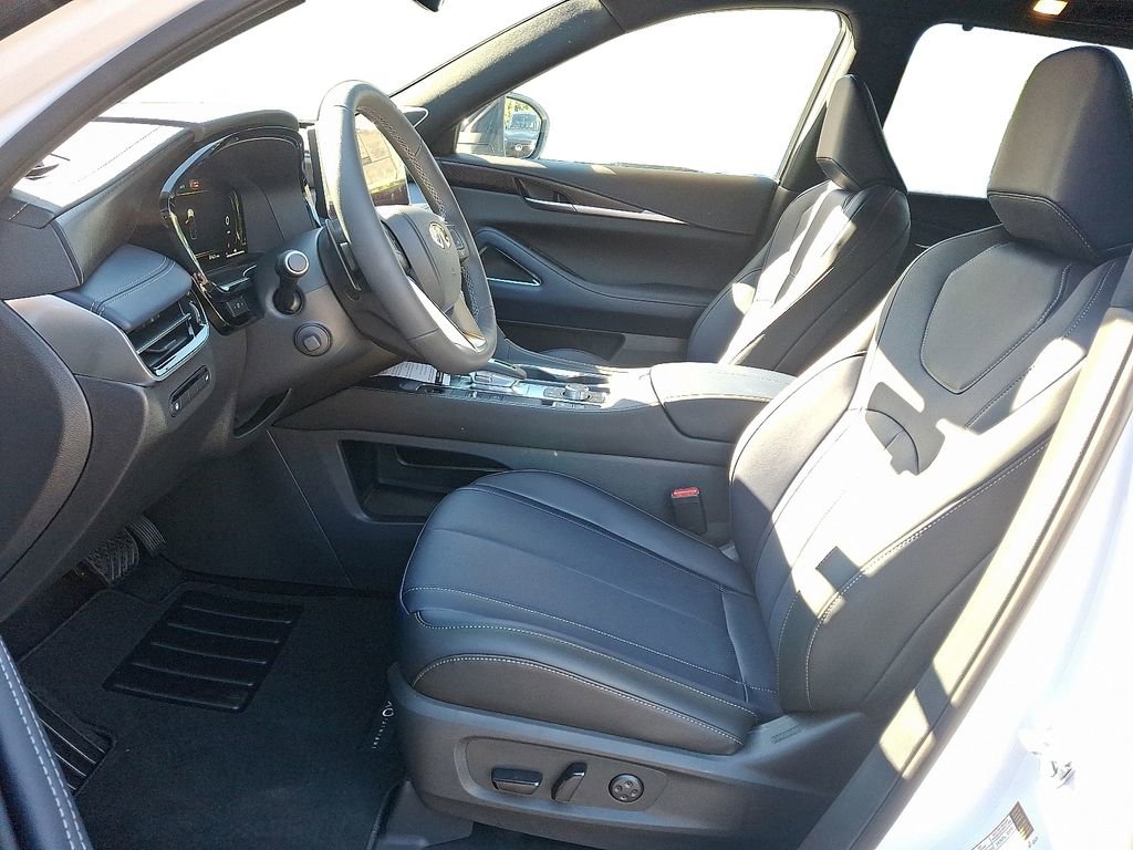 New 2026 INFINITI QX60 Luxe w/ Dark Cargo Package image 6