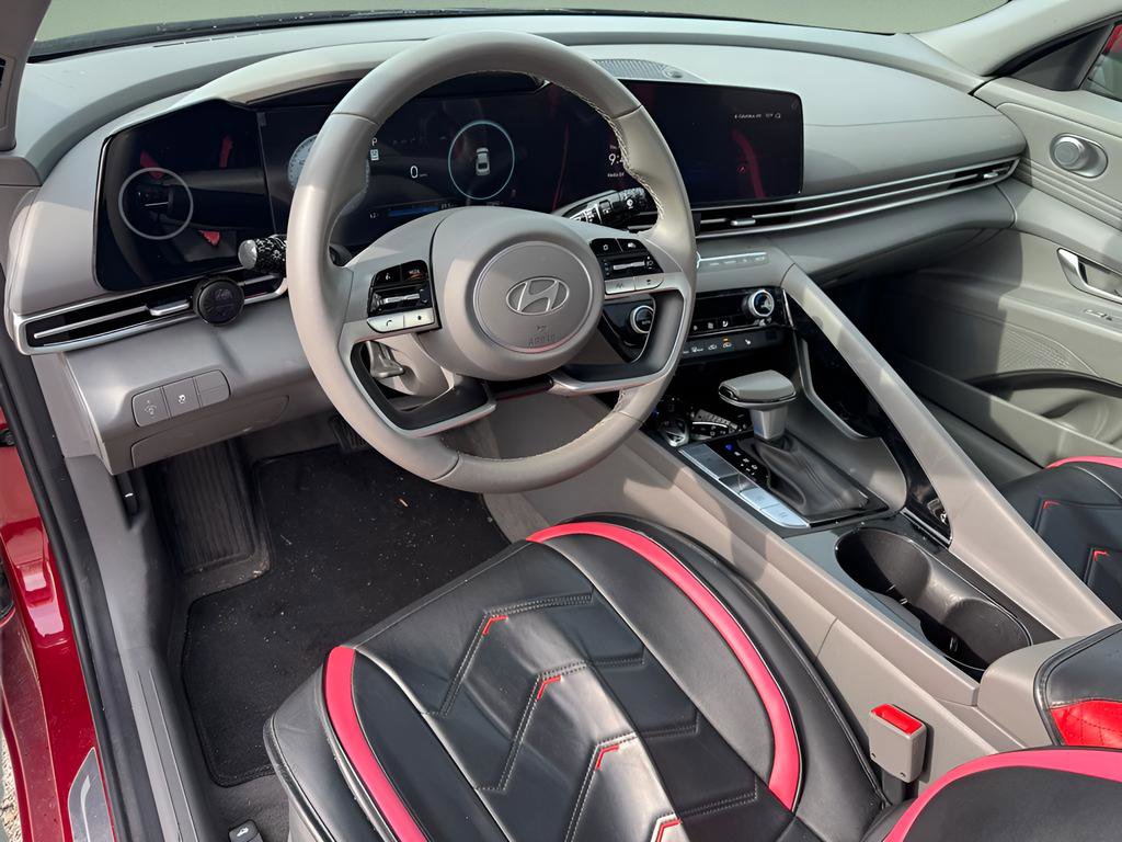 Used 2024 Hyundai Elantra SEL w/ Convenience Package image 21
