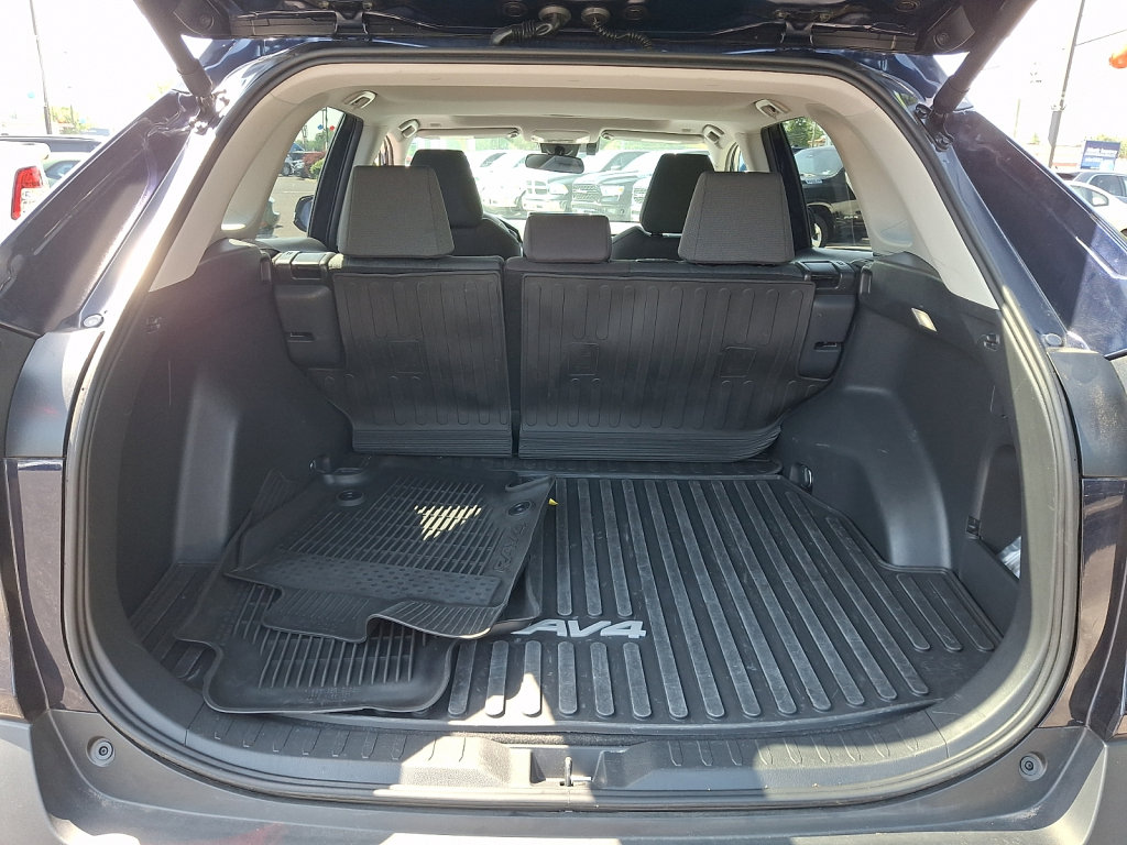 Used 2025 Toyota RAV4 XLE w/ Convenience Package AWD/4WD image 18