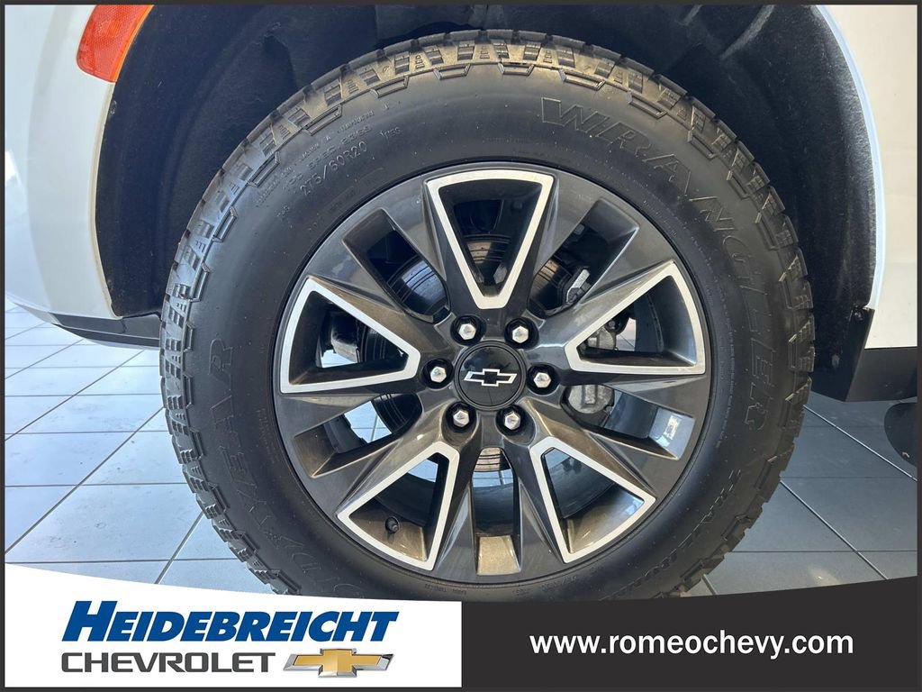 Certified 2023 Chevrolet Tahoe Z71 w/ Luxury Package AWD/4WD image 7