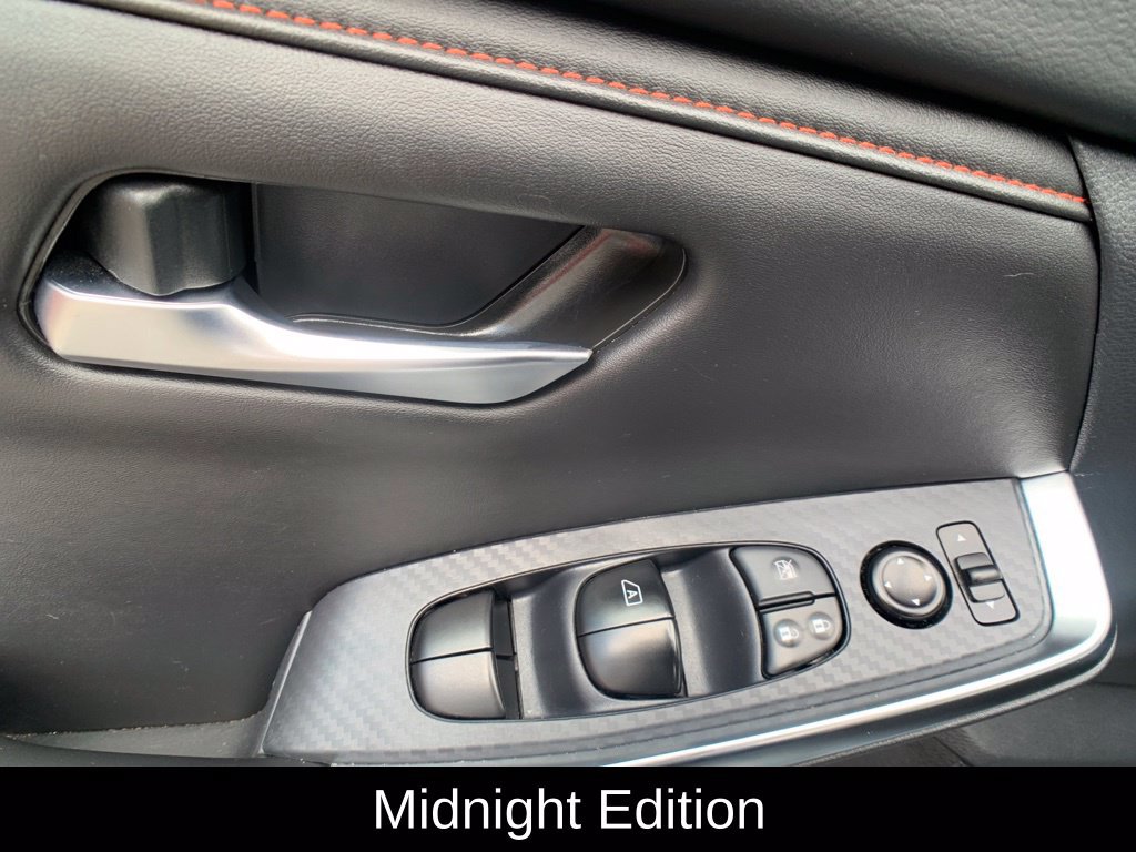 Used 2025 Nissan Sentra SR w/ Midnight Edition FWD image 12
